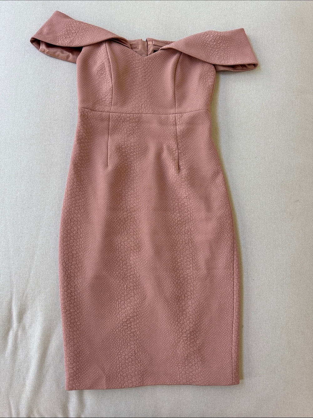 Bardot Off-Shoulders Textured Midi Dress in Dusty Rose